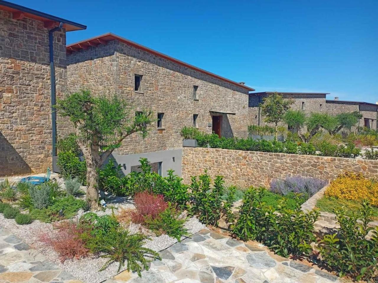 Real Life Homes Luxurious Seafront Villas Each With Their Own Private Pools Korakokhórion エクステリア 写真