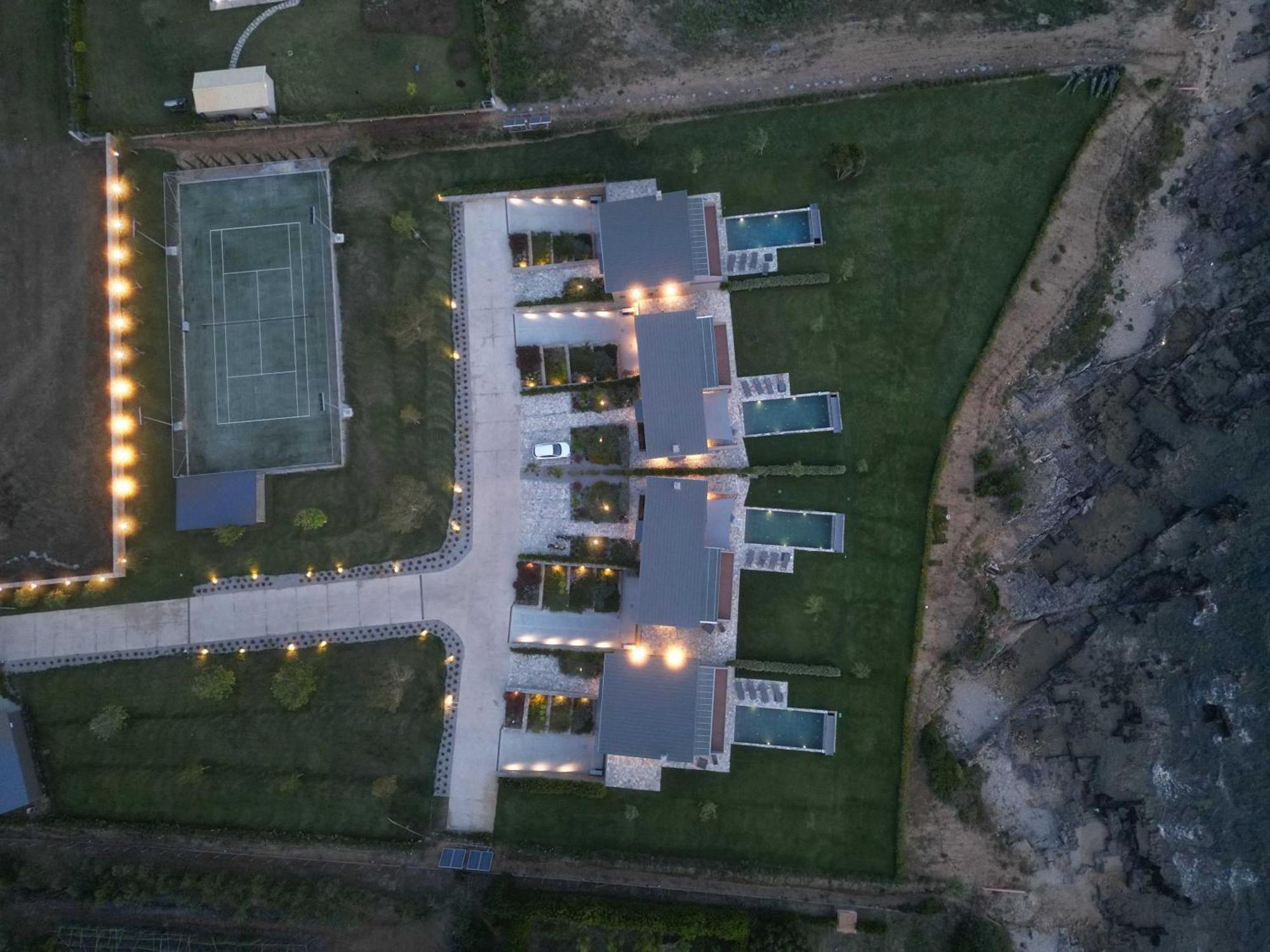 Real Life Homes Luxurious Seafront Villas Each With Their Own Private Pools Korakokhórion エクステリア 写真