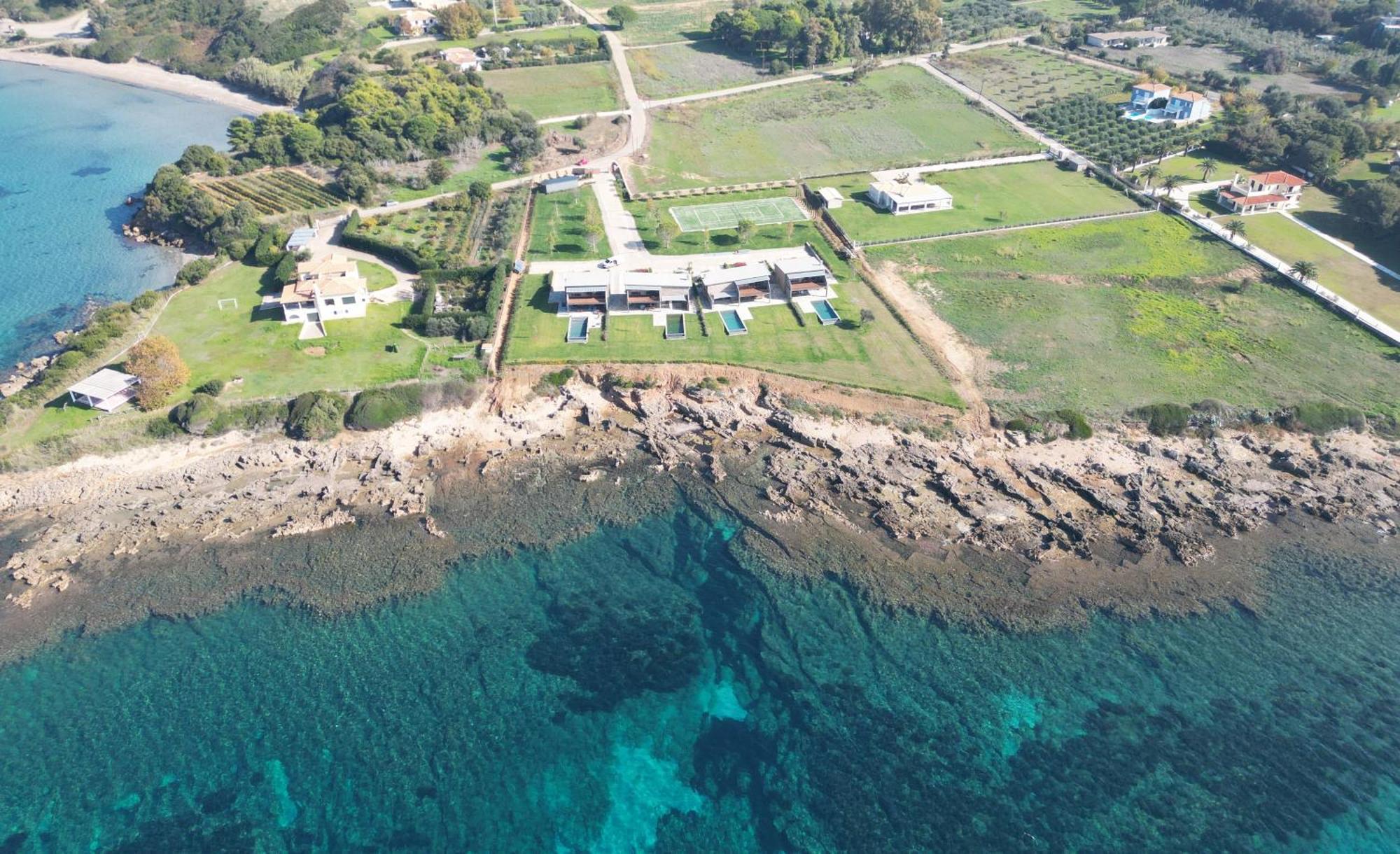Real Life Homes Luxurious Seafront Villas Each With Their Own Private Pools Korakokhórion エクステリア 写真