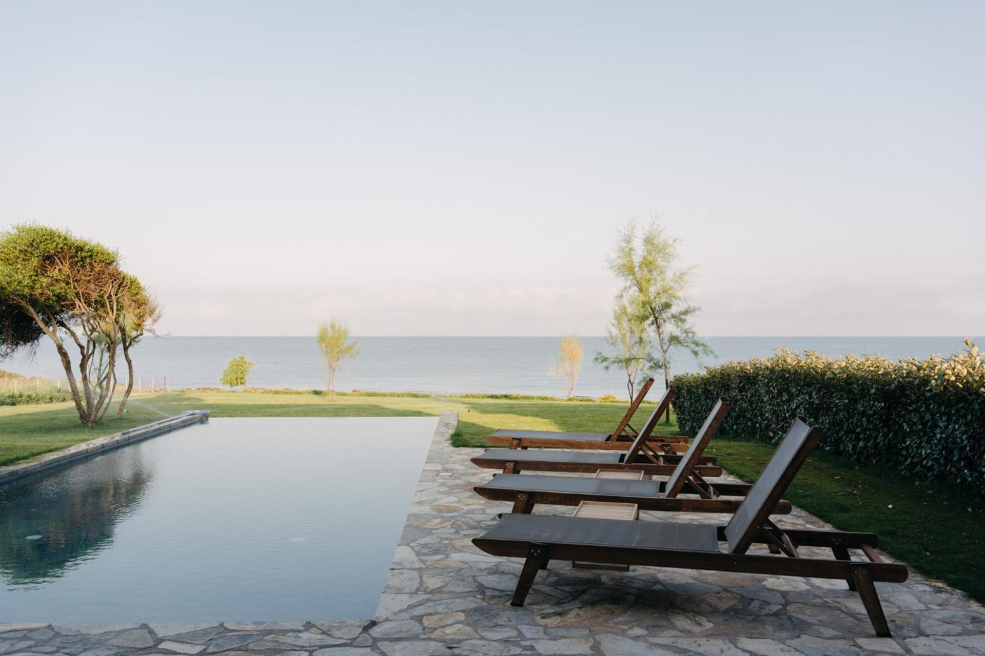 Real Life Homes Luxurious Seafront Villas Each With Their Own Private Pools Korakokhórion エクステリア 写真