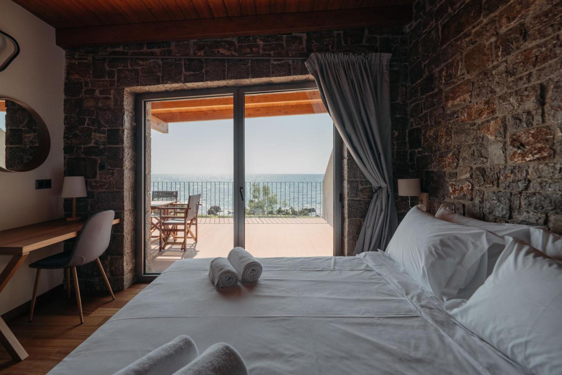 Real Life Homes Luxurious Seafront Villas Each With Their Own Private Pools Korakokhórion エクステリア 写真