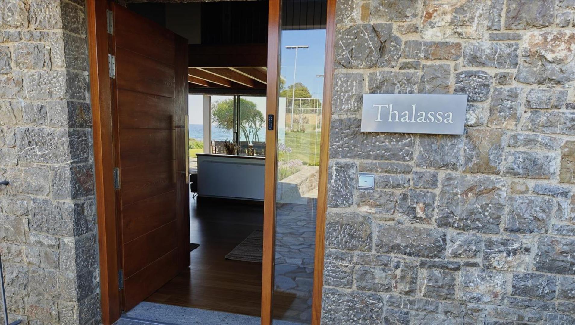 Real Life Homes Luxurious Seafront Villas Each With Their Own Private Pools Korakokhórion エクステリア 写真