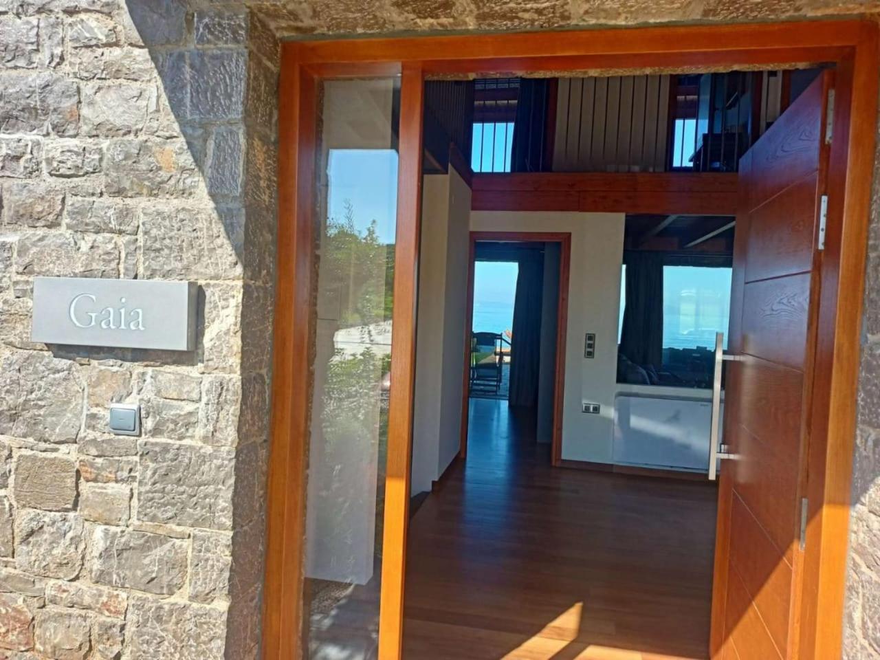 Real Life Homes Luxurious Seafront Villas Each With Their Own Private Pools Korakokhórion エクステリア 写真