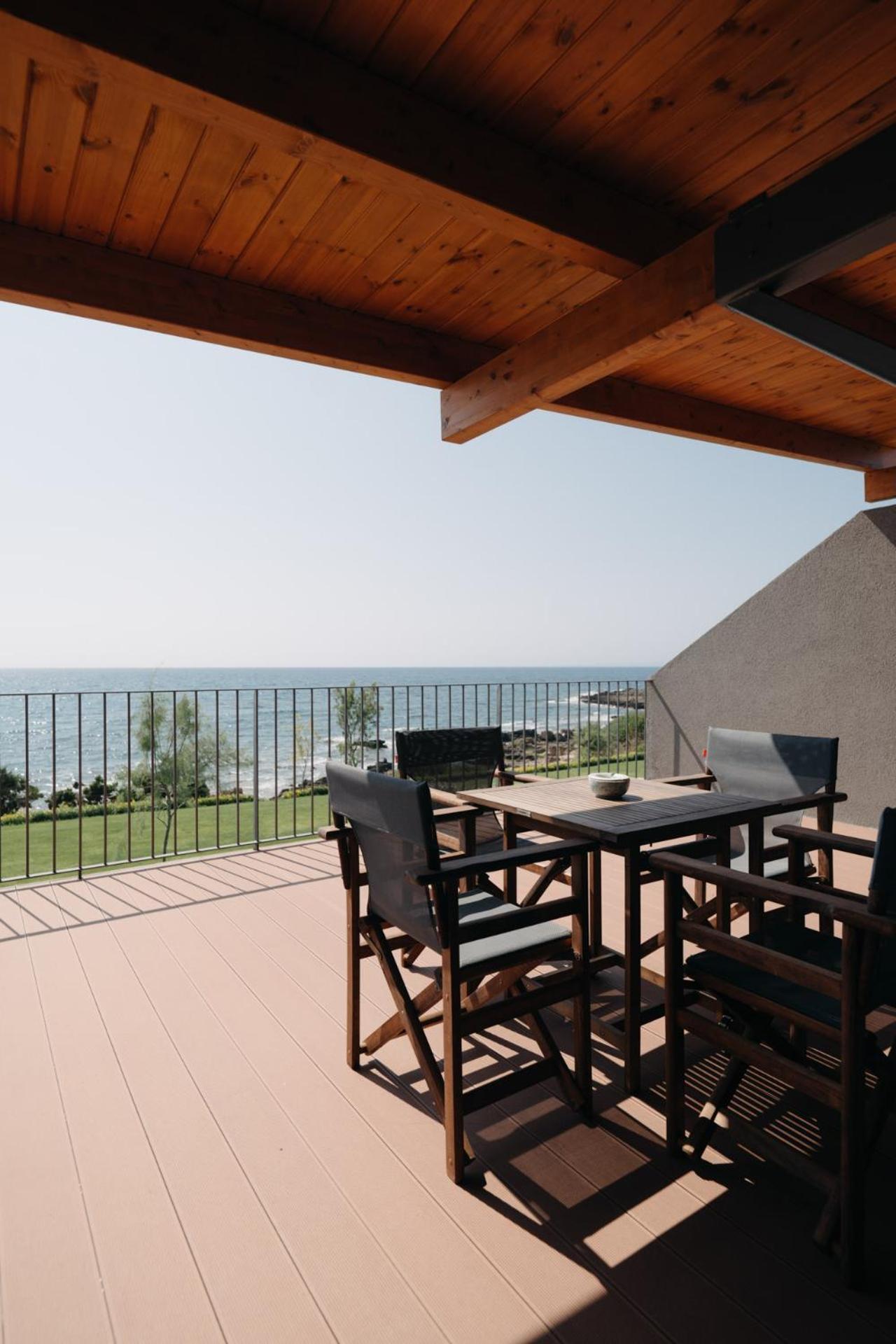 Real Life Homes Luxurious Seafront Villas Each With Their Own Private Pools Korakokhórion エクステリア 写真