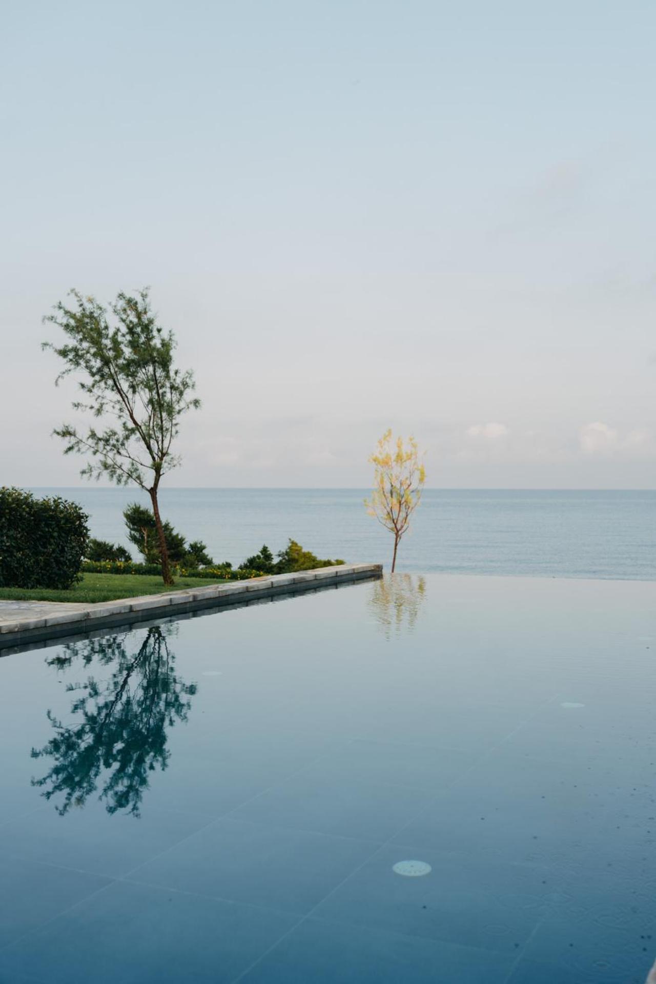 Real Life Homes Luxurious Seafront Villas Each With Their Own Private Pools Korakokhórion エクステリア 写真