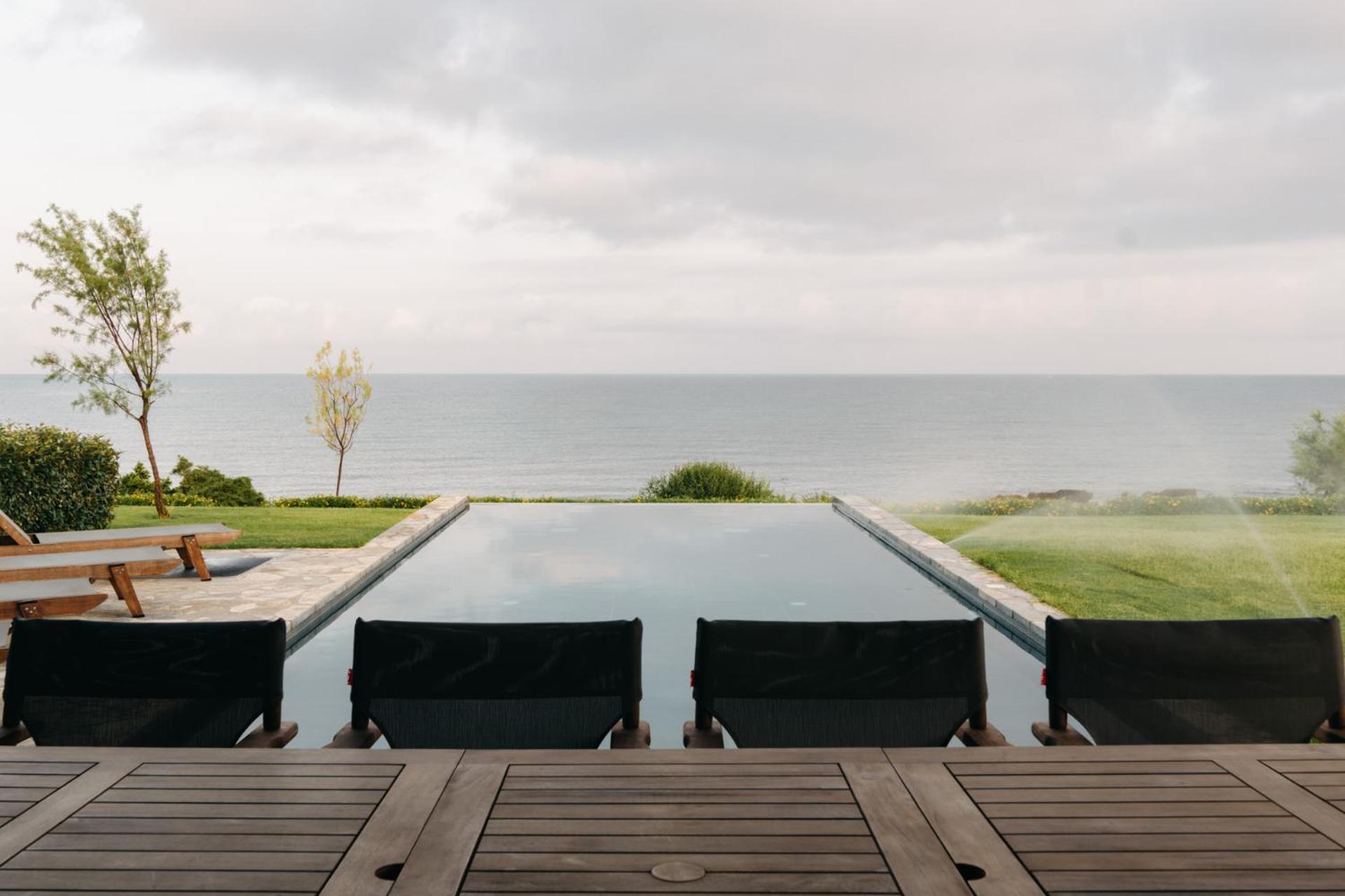 Real Life Homes Luxurious Seafront Villas Each With Their Own Private Pools Korakokhórion エクステリア 写真