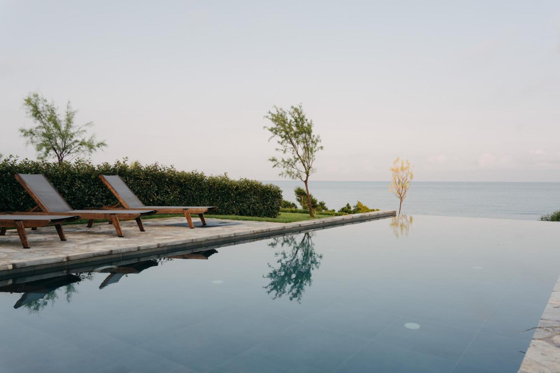 Real Life Homes Luxurious Seafront Villas Each With Their Own Private Pools Korakokhórion エクステリア 写真